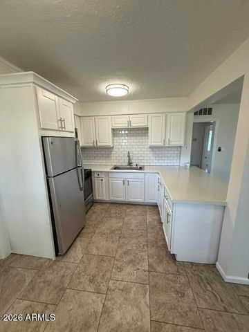 2545 E CLARENDON Avenue 3, Phoenix, AZ 85016