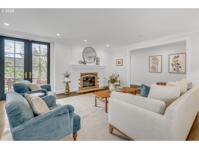 3830 Ne WISTARIA Dr, Portland, OR 97212