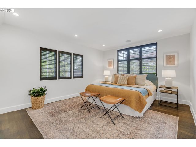 3830 Ne WISTARIA Dr, Portland, OR 97212