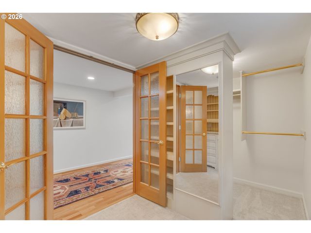 3830 Ne WISTARIA Dr, Portland, OR 97212