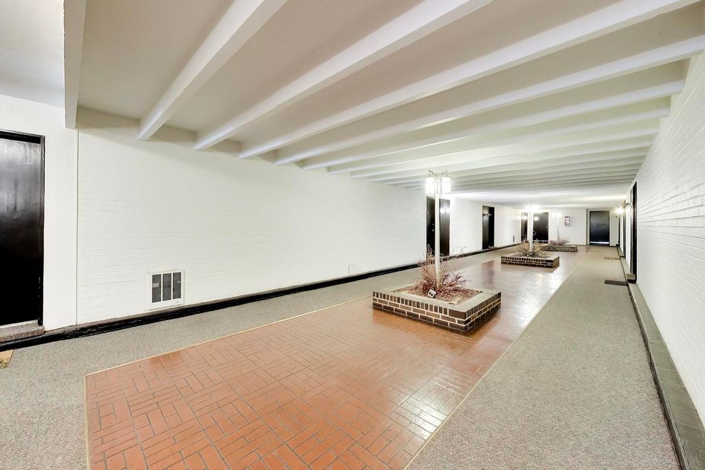 4334 N CLARENDON Avenue 102, Chicago, IL 60613 — photo 3