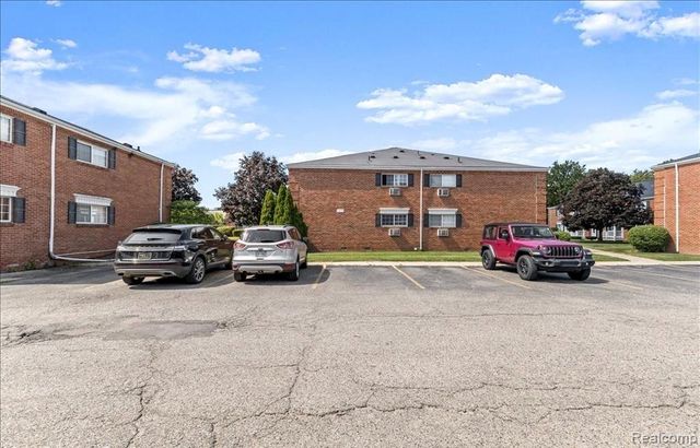 2425 Torquay Avenue 101, Royal Oak, MI 48073