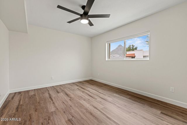 2021 E TIERRA BUENA Lane 8, Phoenix, AZ 85022