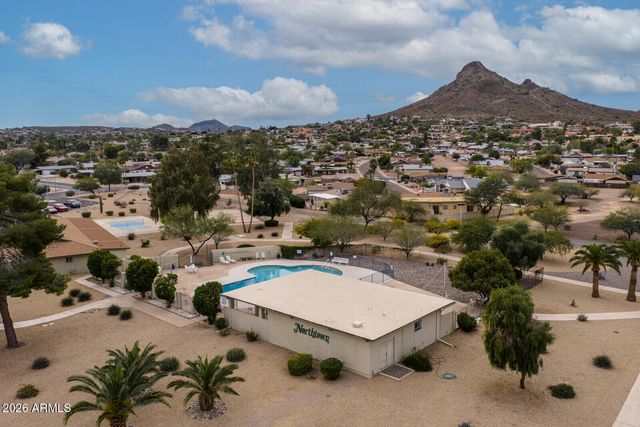 2021 E TIERRA BUENA Lane 8, Phoenix, AZ 85022