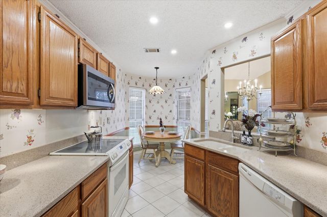 18095 Whispering Gables Lane, Dallas, TX 75287