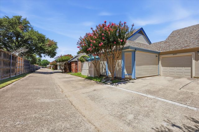 18095 Whispering Gables Lane, Dallas, TX 75287