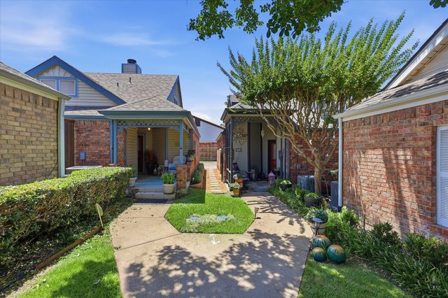 18095 Whispering Gables Lane, Dallas, TX 75287