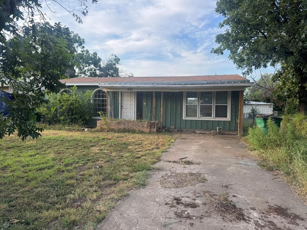 423 E 26th St, San Angelo, TX 76903