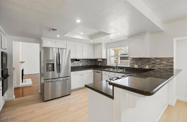 10 Pheasant Ridge Circle, Henderson, NV 89014