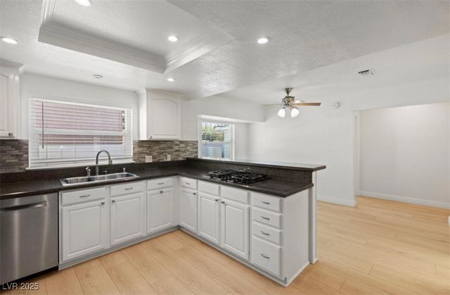 10 Pheasant Ridge Circle, Henderson, NV 89014