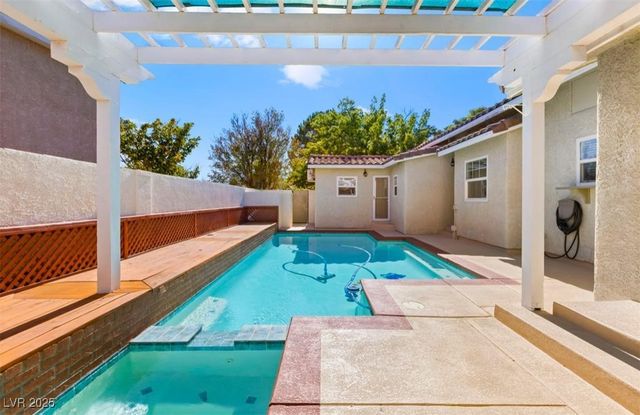 10 Pheasant Ridge Circle, Henderson, NV 89014