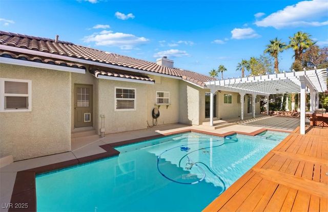 10 Pheasant Ridge Circle, Henderson, NV 89014