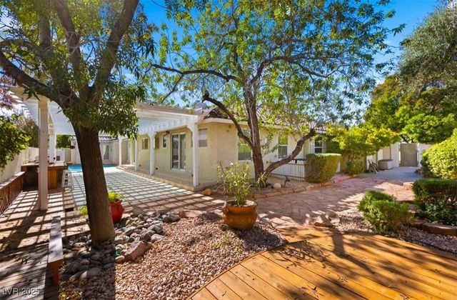 10 Pheasant Ridge Circle, Henderson, NV 89014