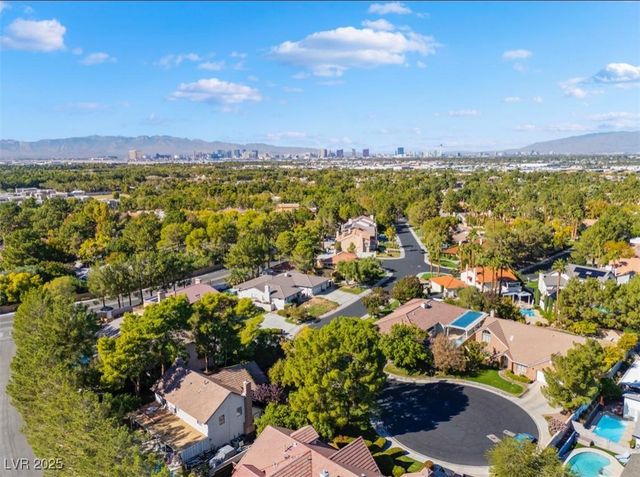 10 Pheasant Ridge Circle, Henderson, NV 89014