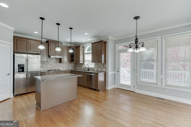 7708 Sleepy Lagoon Way, Flowery Branch, GA 30542