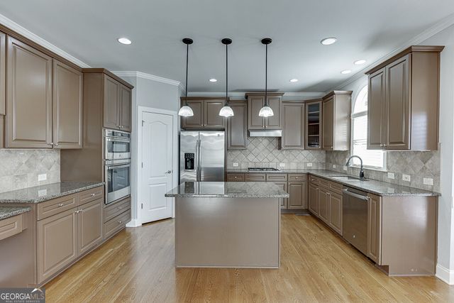 7708 Sleepy Lagoon Way, Flowery Branch, GA 30542