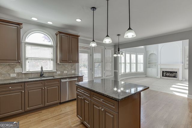 7708 Sleepy Lagoon Way, Flowery Branch, GA 30542