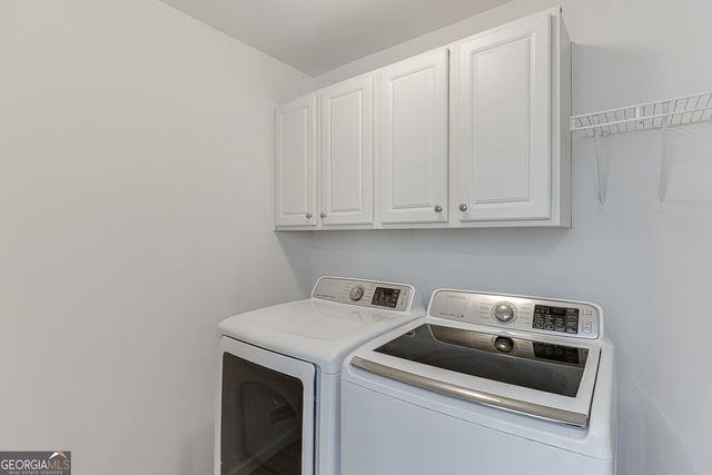 7708 Sleepy Lagoon Way, Flowery Branch, GA 30542