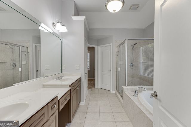 7708 Sleepy Lagoon Way, Flowery Branch, GA 30542