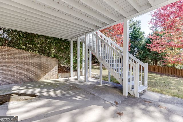 7708 Sleepy Lagoon Way, Flowery Branch, GA 30542