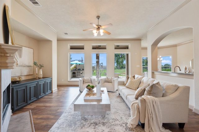 18925 Harbor Side Boulevard, Montgomery, TX 77356