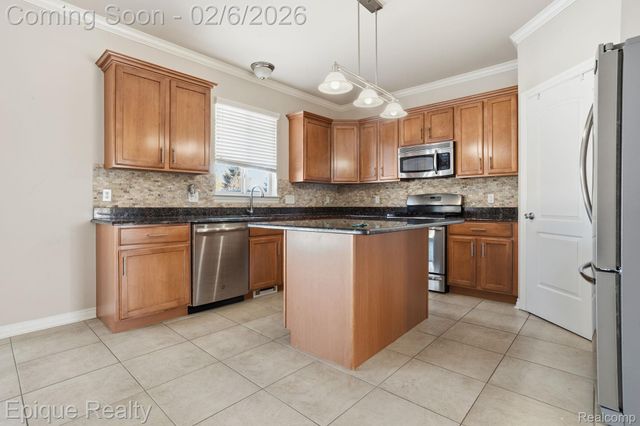 1030 Woodside Court, Oxford Charter Township, MI 48371