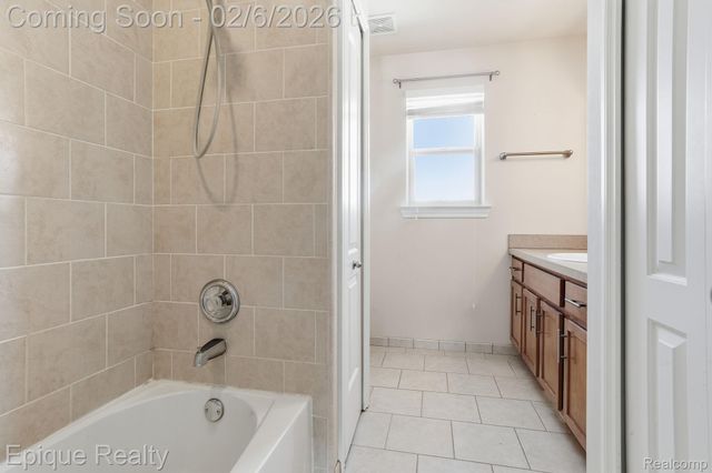 1030 Woodside Court, Oxford Charter Township, MI 48371