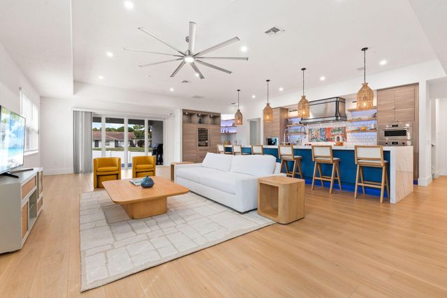 105 NE Sagamore Terrace, Port St Lucie, FL 34983