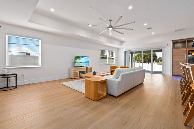 105 NE Sagamore Terrace, Port St Lucie, FL 34983