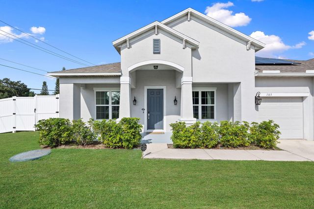 105 NE Sagamore Terrace, Port St Lucie, FL 34983