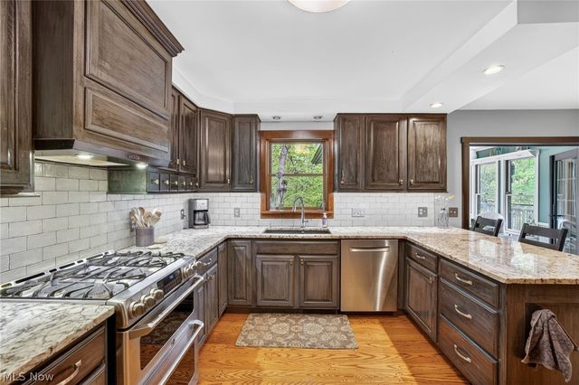 607 Highwood Drive, Cuyahoga Falls, OH 44223