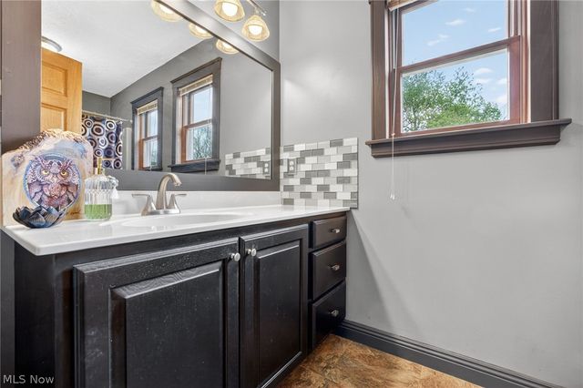607 Highwood Drive, Cuyahoga Falls, OH 44223