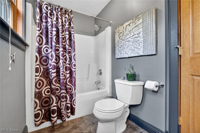 607 Highwood Drive, Cuyahoga Falls, OH 44223