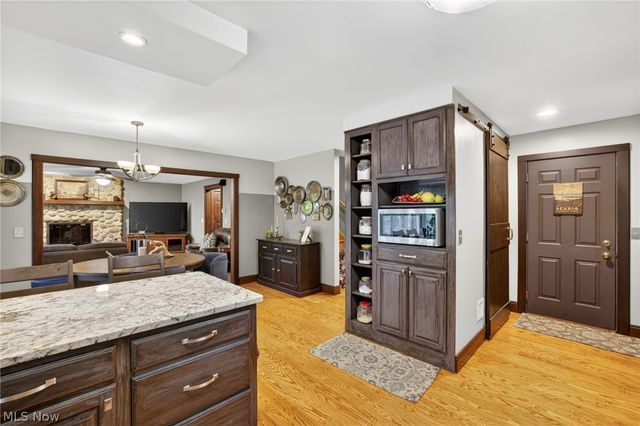 607 Highwood Drive, Cuyahoga Falls, OH 44223