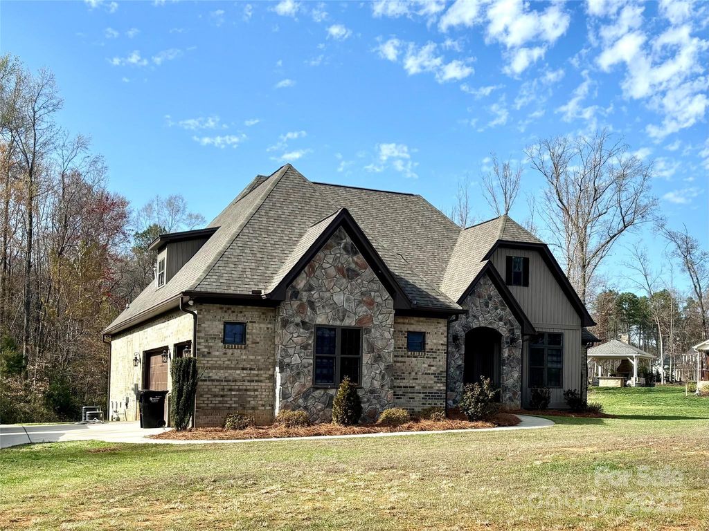 1021 Mccollum Oaks Lane, Monroe, NC 28110