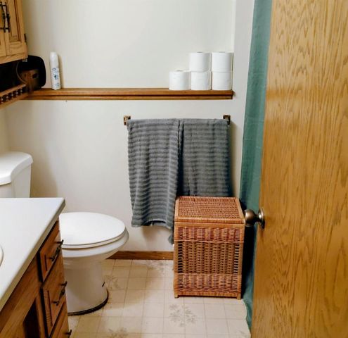 2050 HILLTOP DRIVE, Ashwaubenon, WI 54313