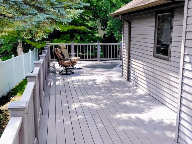2050 HILLTOP DRIVE, Ashwaubenon, WI 54313