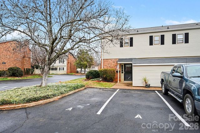 5947 Quail Hollow Road, Charlotte, NC 28210