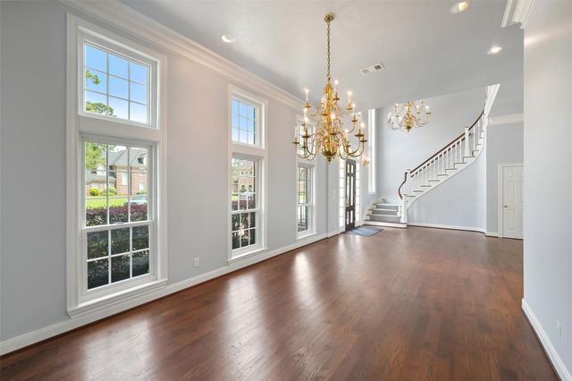 5607 Walnut Point Drive, Houston, TX 77345