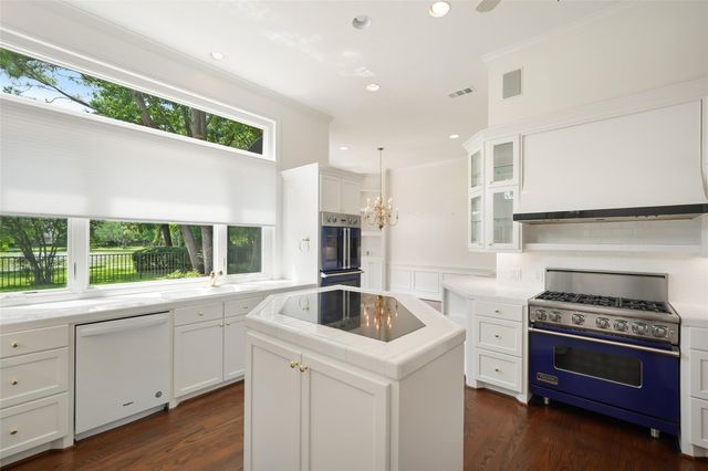 5607 Walnut Point Drive, Houston, TX 77345