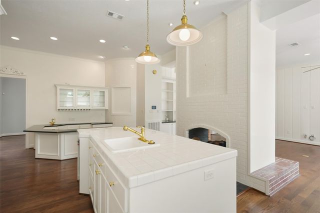 5607 Walnut Point Drive, Houston, TX 77345