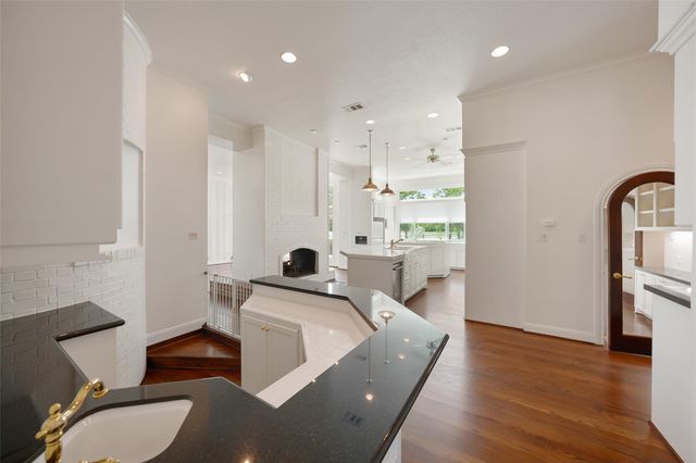 5607 Walnut Point Drive, Houston, TX 77345