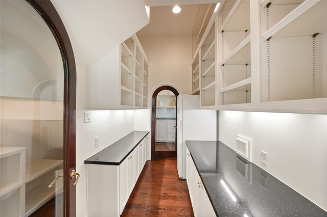 5607 Walnut Point Drive, Houston, TX 77345