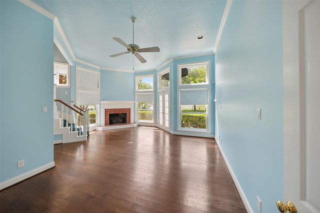 5607 Walnut Point Drive, Houston, TX 77345