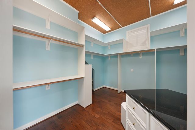 5607 Walnut Point Drive, Houston, TX 77345