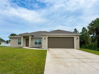 2614 27th Street W, Lehigh Acres, FL 33971