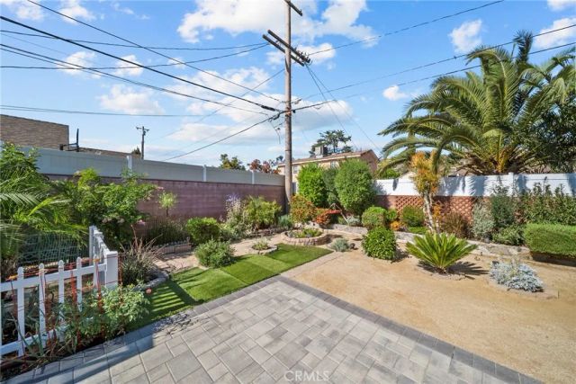 10111 Elkwood, Sun Valley, CA 91352