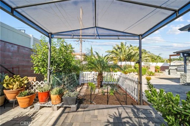 10111 Elkwood, Sun Valley, CA 91352