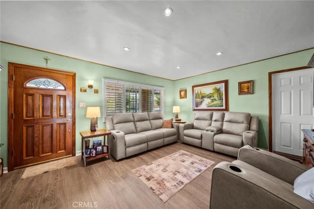 10111 Elkwood, Sun Valley, CA 91352