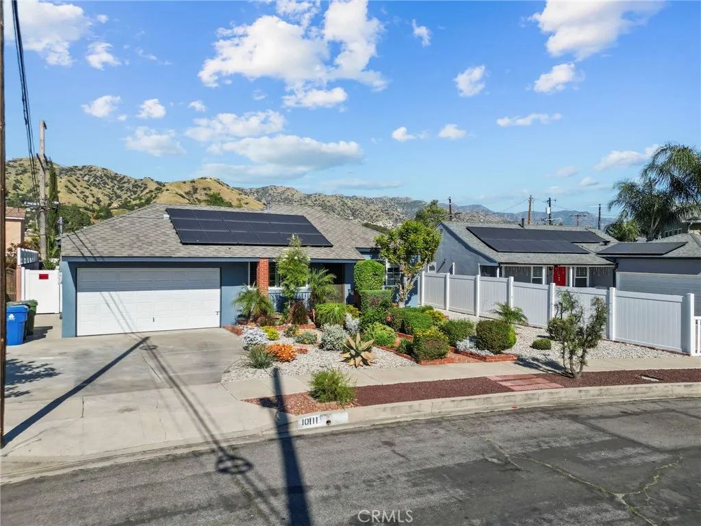 10111 Elkwood, Sun Valley, CA 91352
